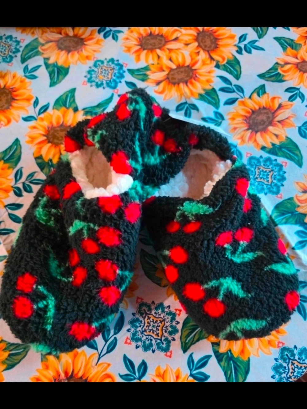Cozy Cherry Sherpa Slippers - Black/Red/Green